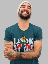 Look at me Bold Graphic - Unisex Classic Crew T-Shirt